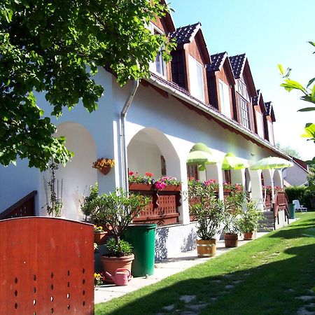 Ferienwohnung Haus Martha Balatonudvari Exterior foto