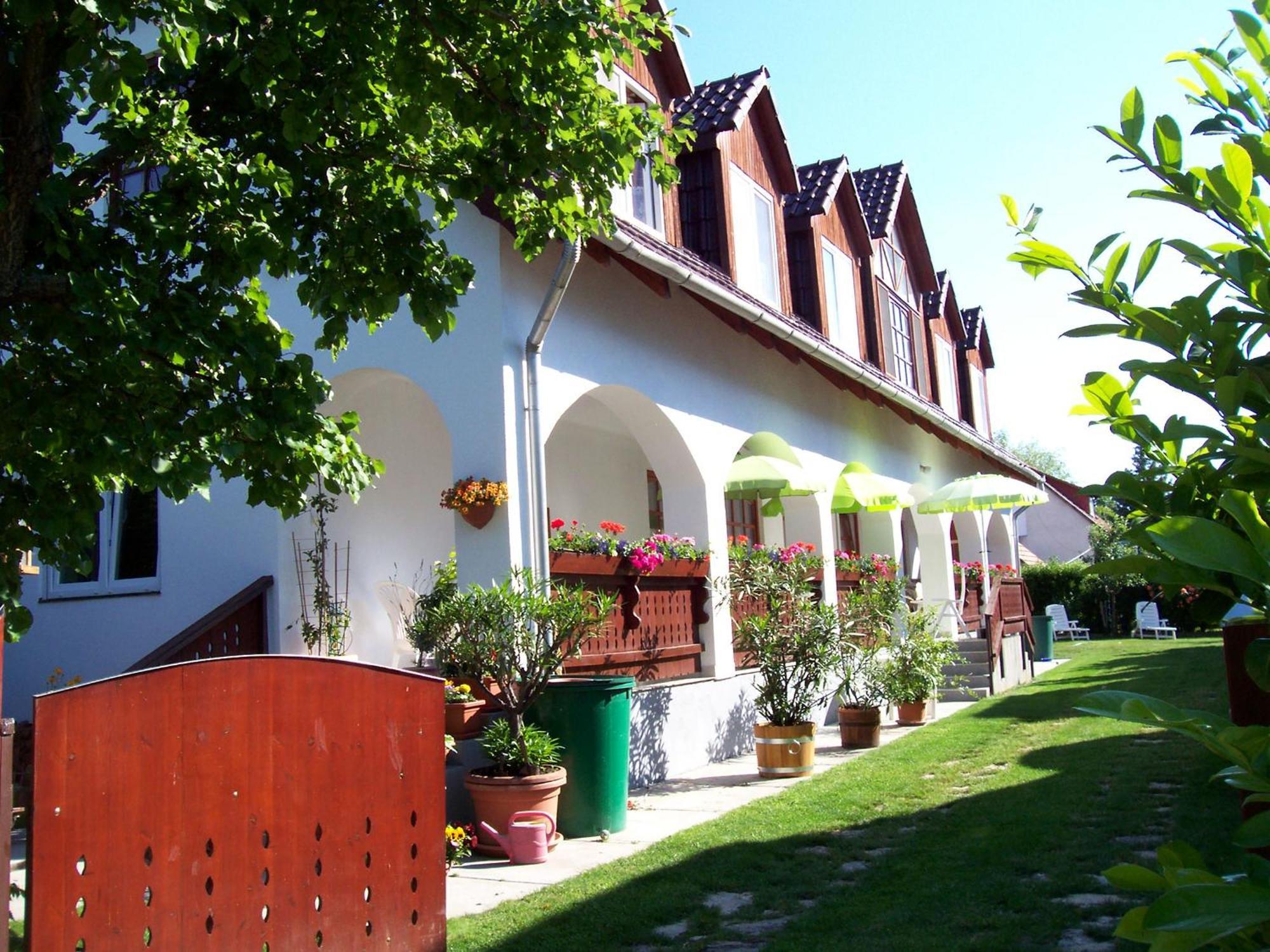 Ferienwohnung Haus Martha Balatonudvari Exterior foto